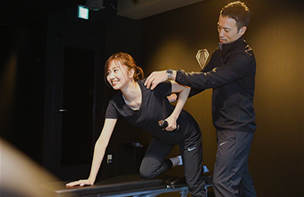 PREMIUM GYM ROUGHの指導風景